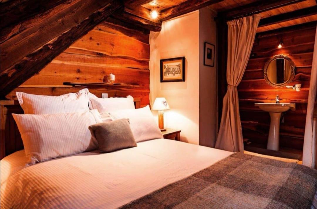 ブリアンソン Chez Bear Bed & Breakfast エクステリア 写真